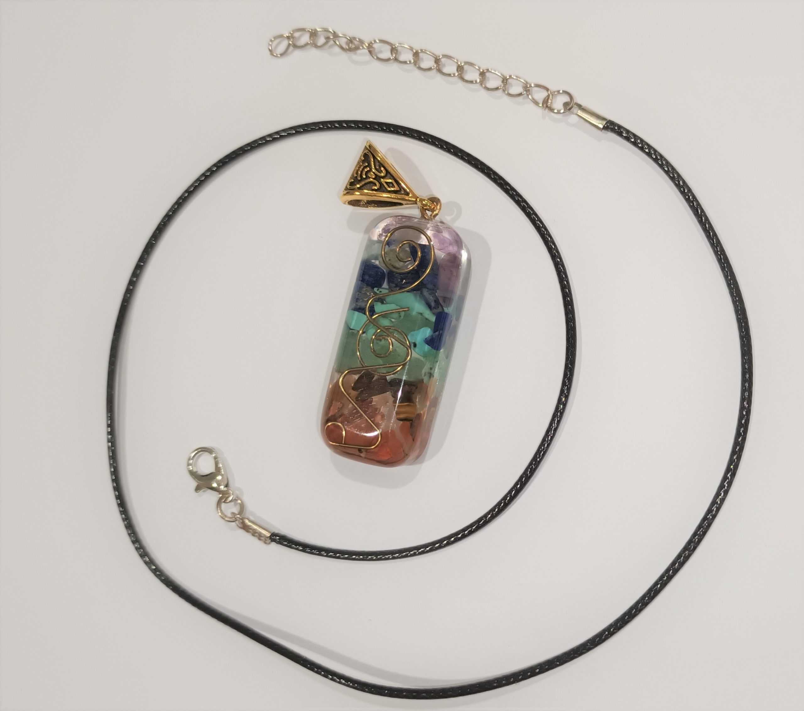 pendentif orgone 7 chakras
